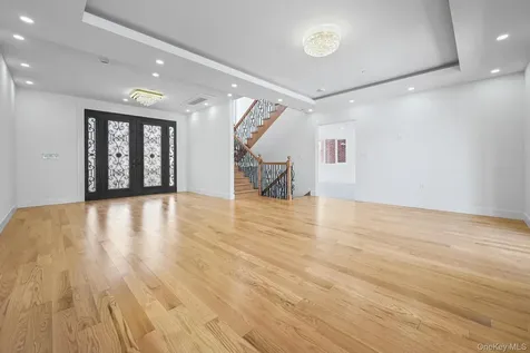 32-35 164th Street Flushing NY 11358