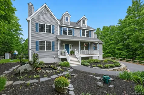 27 Hawleys Corners Road Highland NY 12528