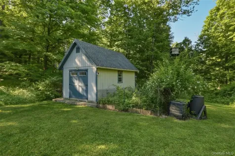 27 Hawleys Corners Road Highland NY 12528