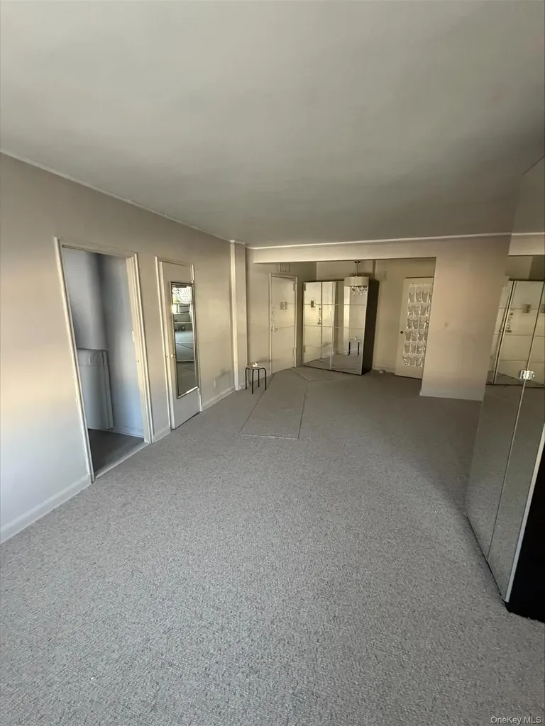 75 Lee Yonkers NY 10705