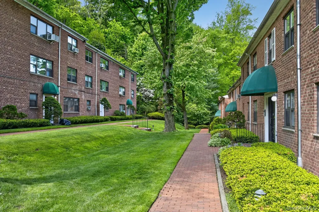 319 Main Street Roslyn NY 11576