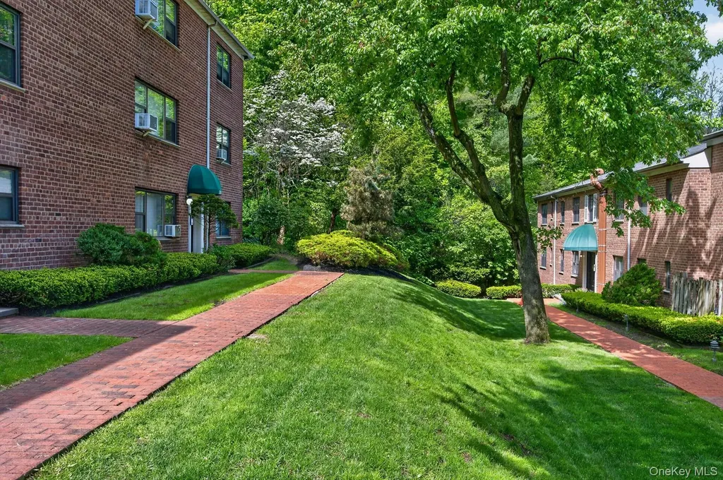 319 Main Street Roslyn NY 11576