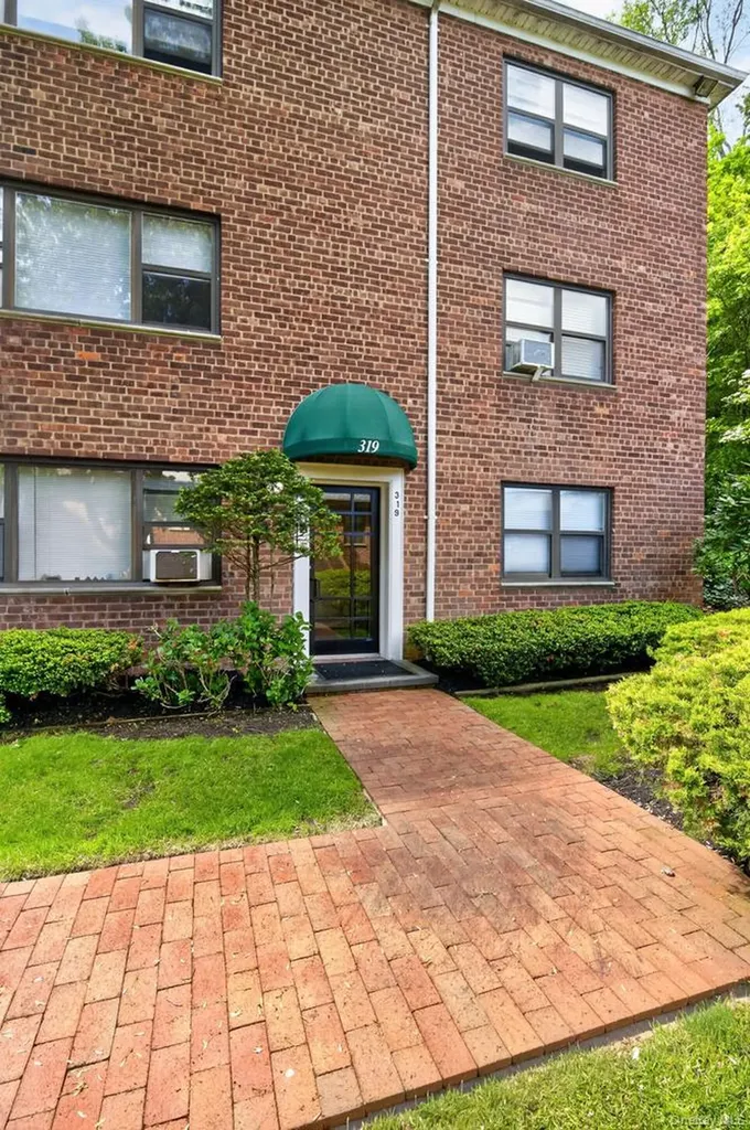 319 Main Street Roslyn NY 11576