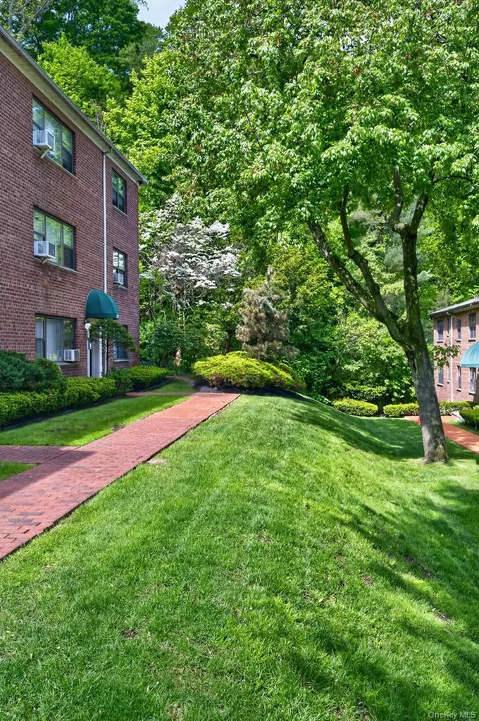 319 Main Street Roslyn NY 11576