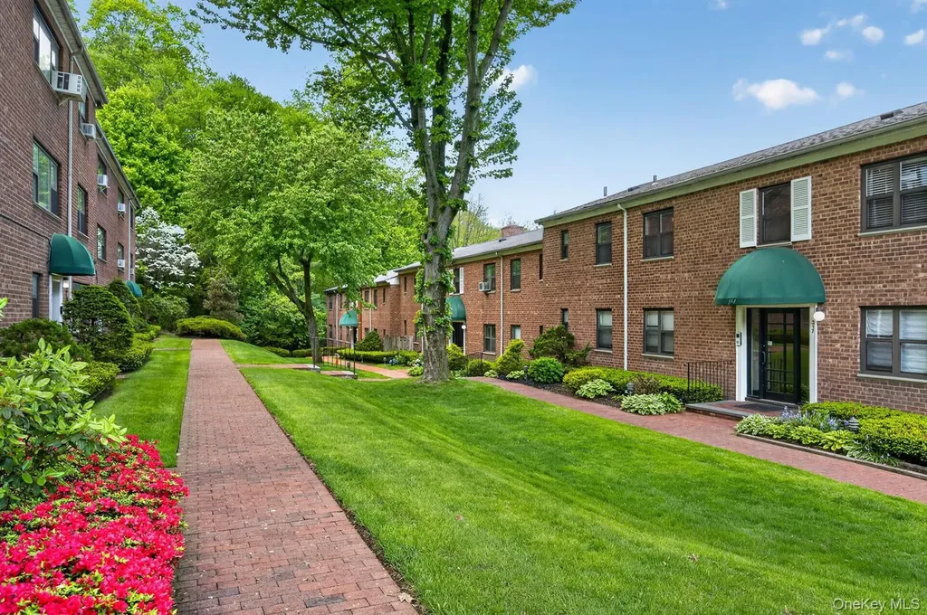 319 Main Street Roslyn NY 11576