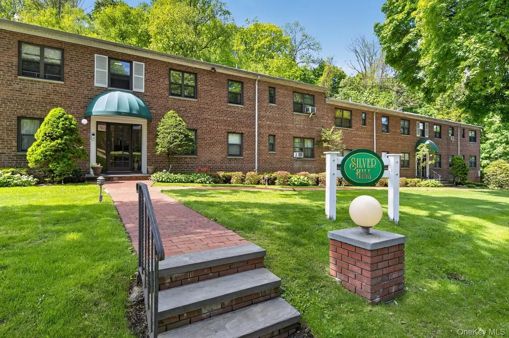 319 Main Street Roslyn NY 11576