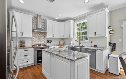 33 Oceanview Boulevard Manorville NY 11949