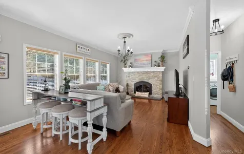 33 Oceanview Boulevard Manorville NY 11949