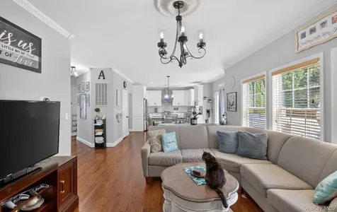 33 Oceanview Boulevard Manorville NY 11949