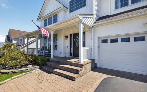 33 Oceanview Boulevard Manorville NY 11949