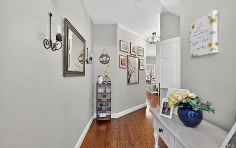 33 Oceanview Boulevard Manorville NY 11949