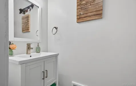 33 Oceanview Boulevard Manorville NY 11949