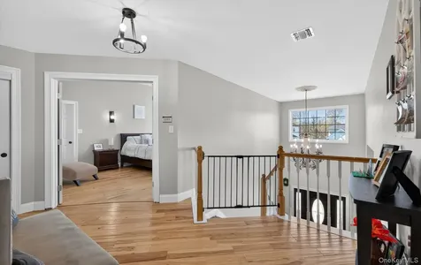 33 Oceanview Boulevard Manorville NY 11949