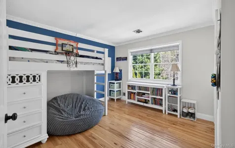 33 Oceanview Boulevard Manorville NY 11949