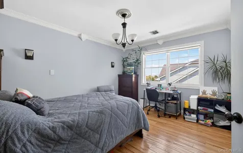 33 Oceanview Boulevard Manorville NY 11949