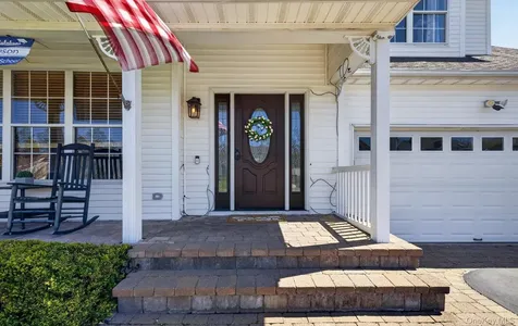 33 Oceanview Boulevard Manorville NY 11949