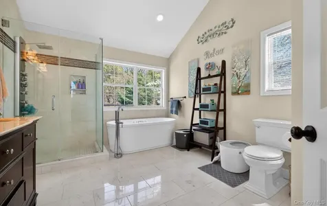 33 Oceanview Boulevard Manorville NY 11949