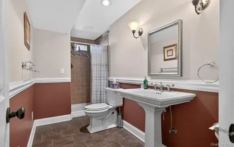 33 Oceanview Boulevard Manorville NY 11949