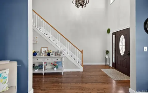33 Oceanview Boulevard Manorville NY 11949