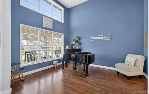 33 Oceanview Boulevard Manorville NY 11949