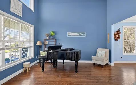 33 Oceanview Boulevard Manorville NY 11949