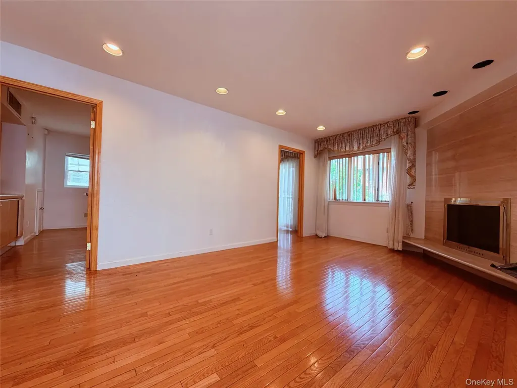 71-30 165th Street Fresh Meadows NY 11365