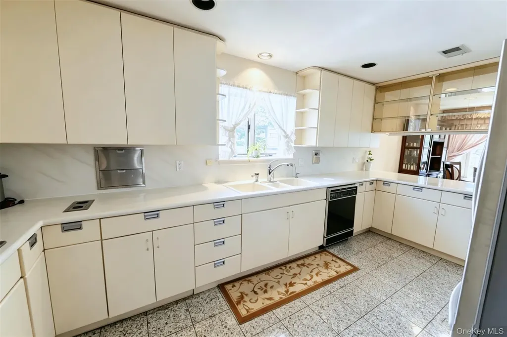 71-30 165th Street Fresh Meadows NY 11365