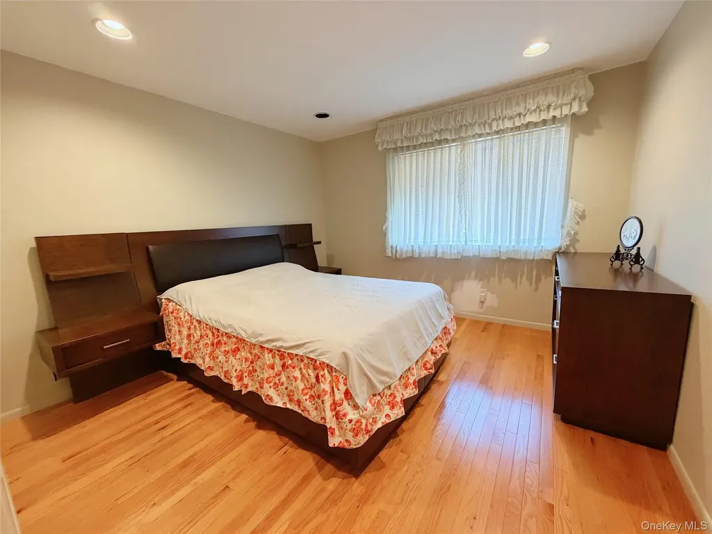 71-30 165th Street Fresh Meadows NY 11365