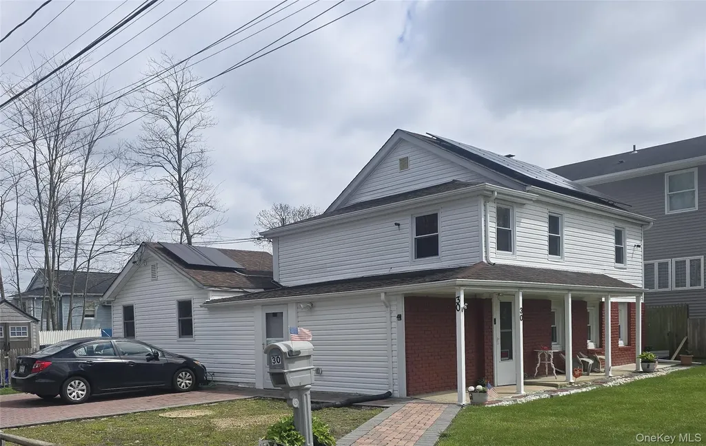 30 Lake Drive Copiague NY 11726