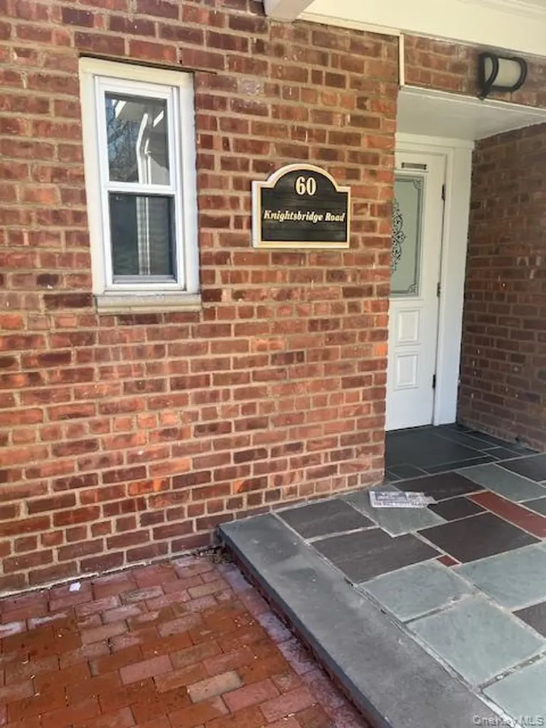 60 Knightsbridge Road Great Neck NY 11021