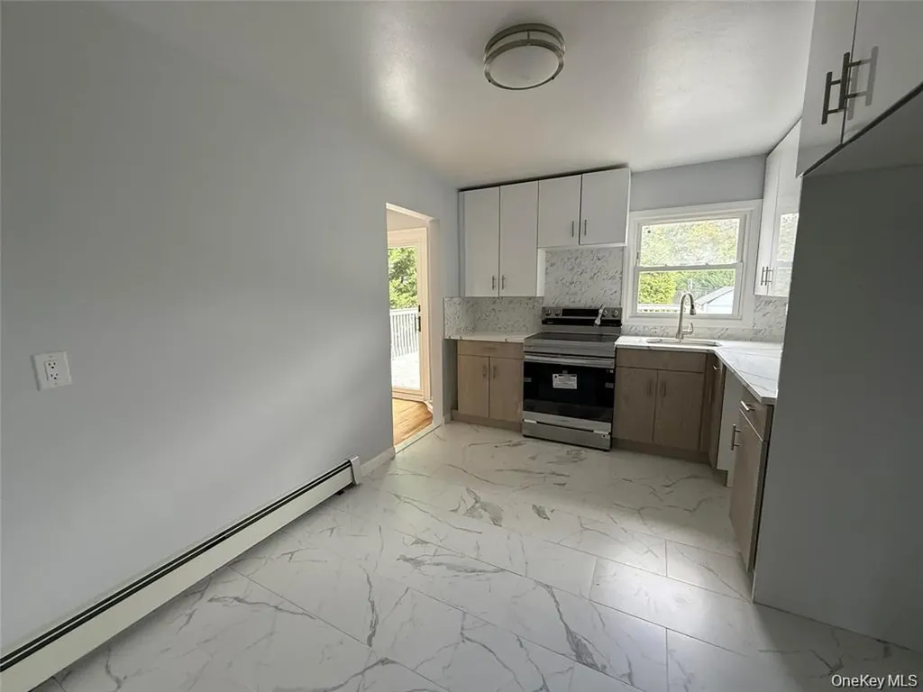 324 Buckingham Road Cedarhurst NY 11516