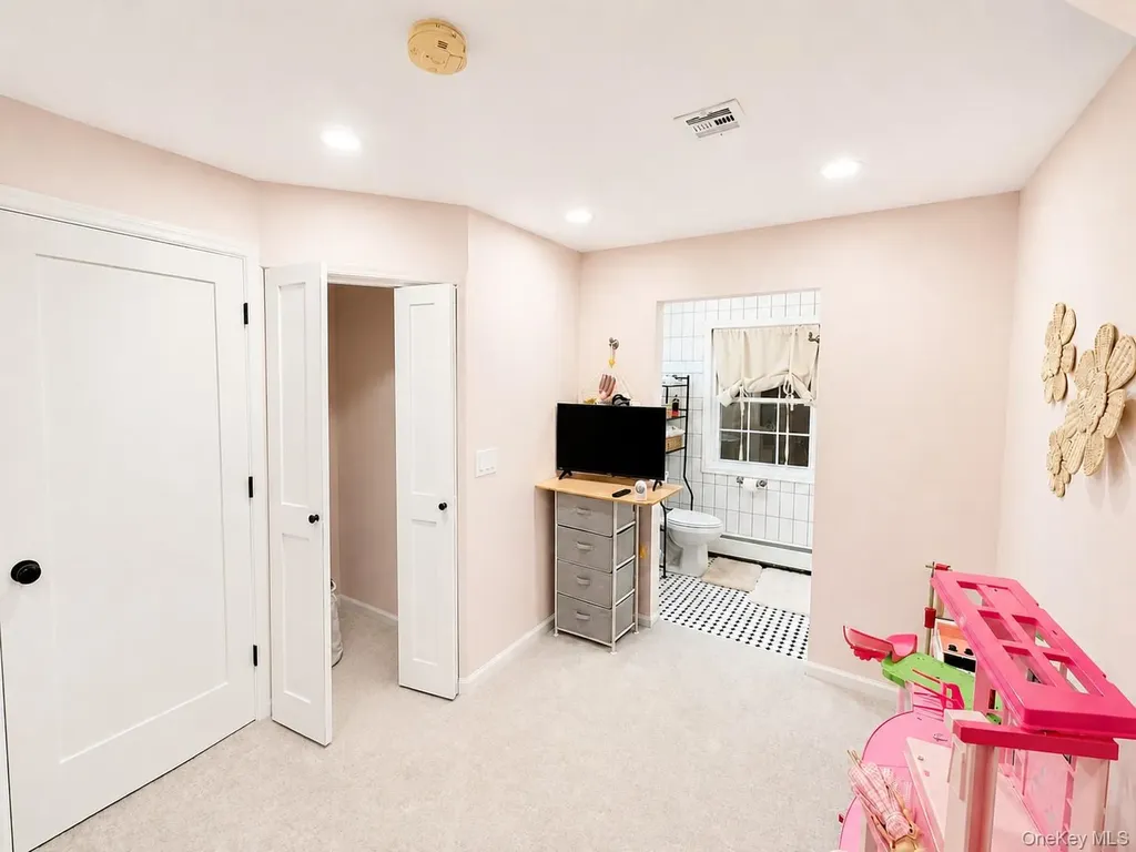 88 Pace Drive S West Islip NY 11795