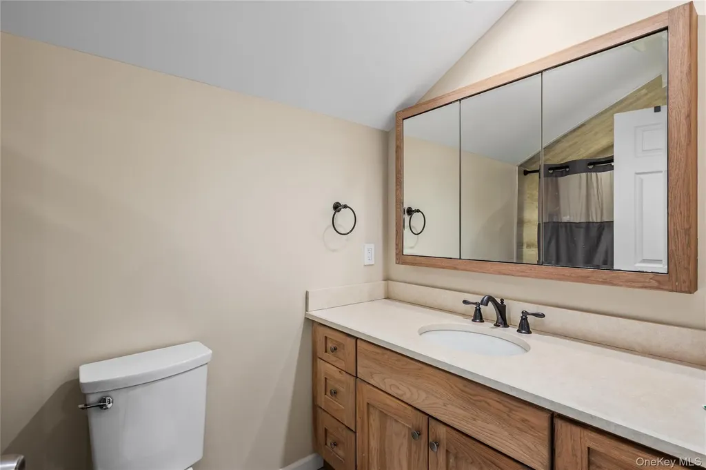 88 Pace Drive S West Islip NY 11795