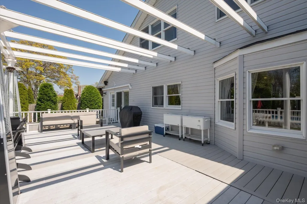 88 Pace Drive S West Islip NY 11795