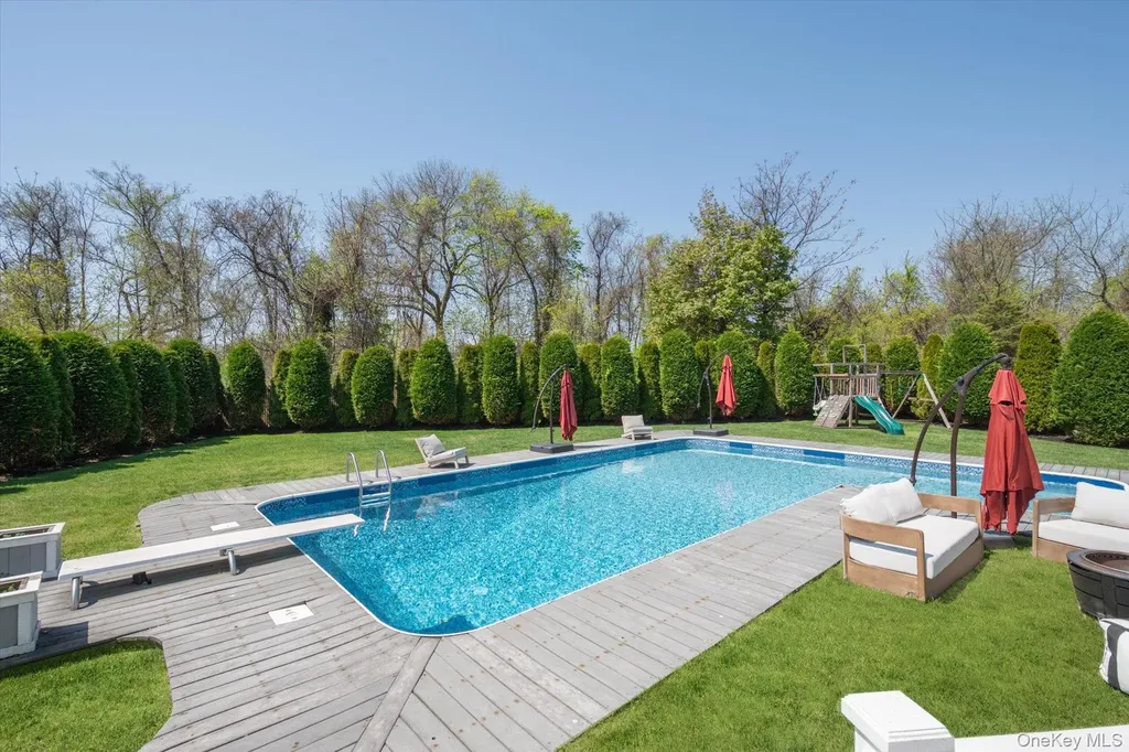 88 Pace Drive S West Islip NY 11795