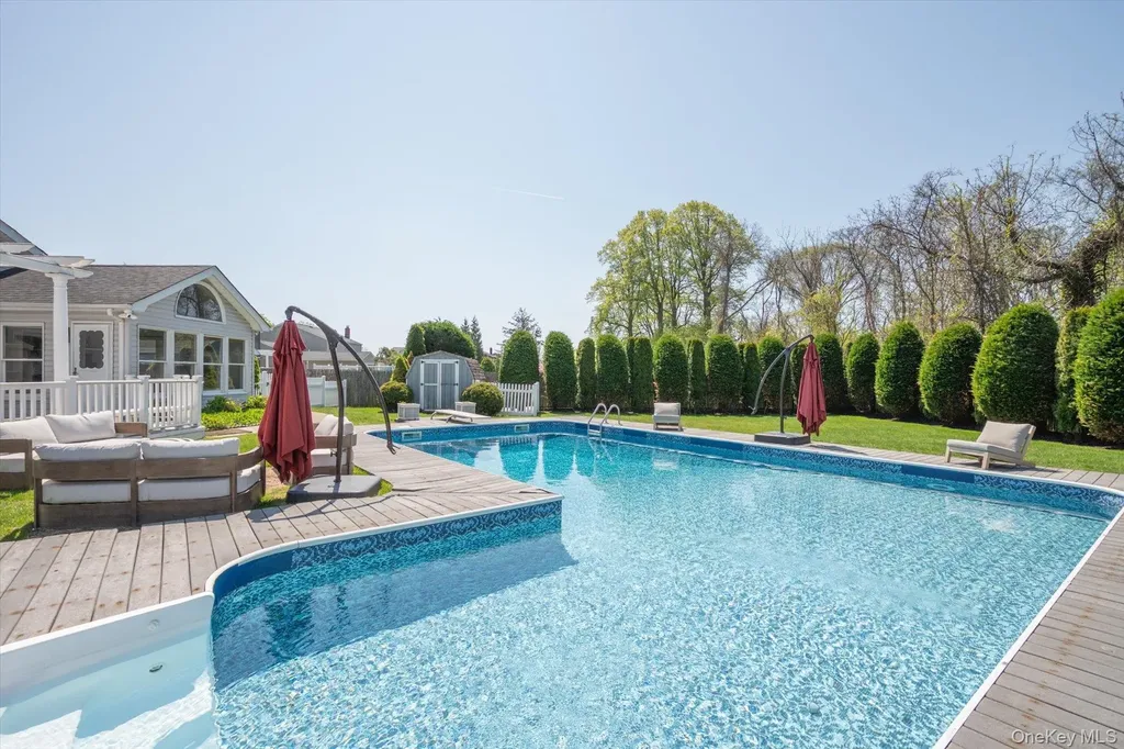 88 Pace Drive S West Islip NY 11795