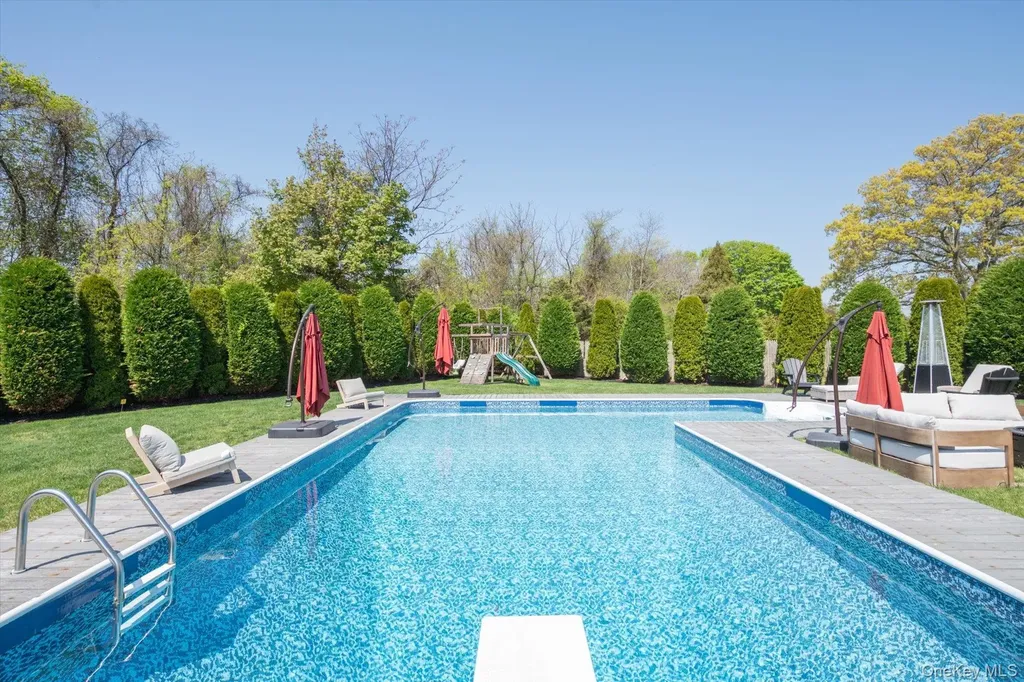 88 Pace Drive S West Islip NY 11795