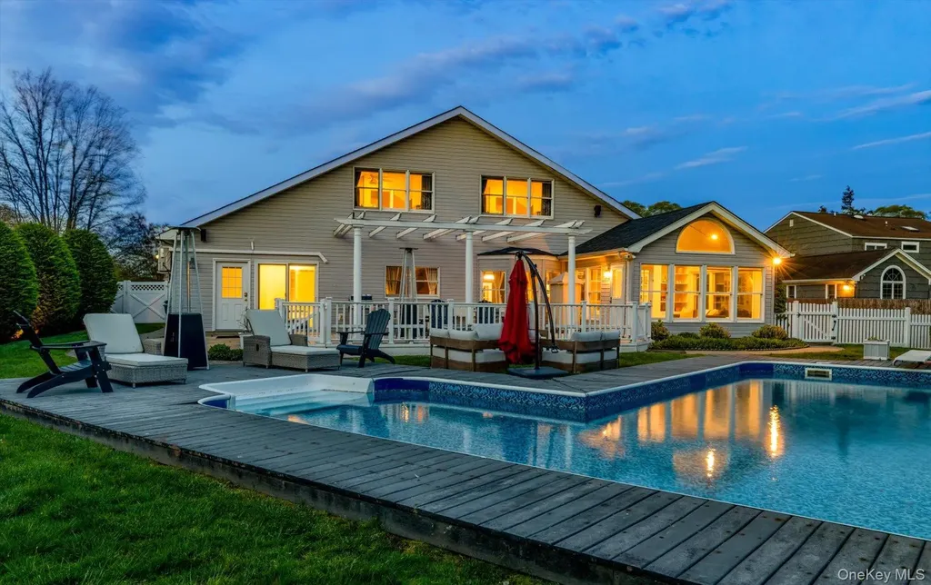 88 Pace Drive S West Islip NY 11795