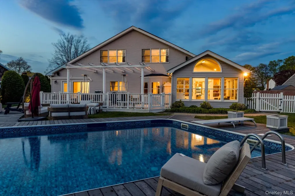 88 Pace Drive S West Islip NY 11795