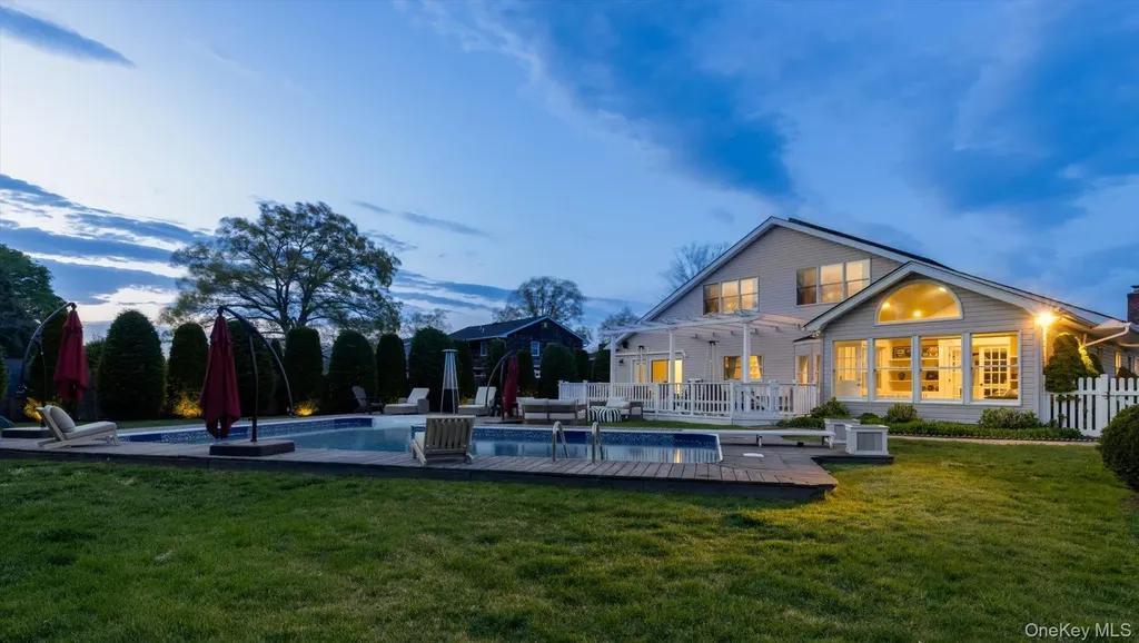 88 Pace Drive S West Islip NY 11795