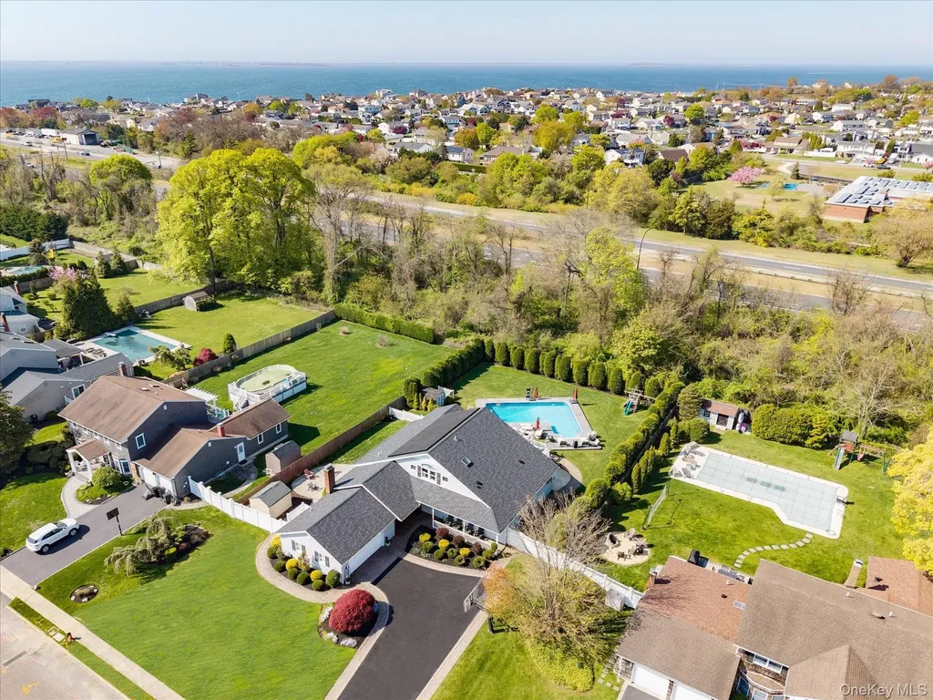 88 Pace Drive S West Islip NY 11795