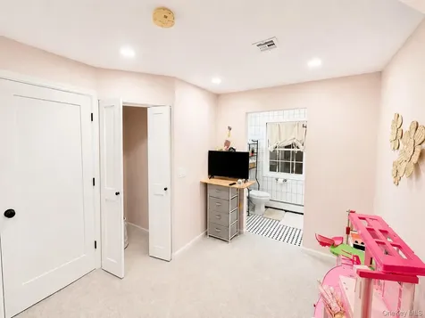 88 Pace Drive S West Islip NY 11795