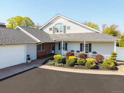 88 Pace Drive S West Islip NY 11795