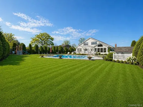 88 Pace Drive S West Islip NY 11795