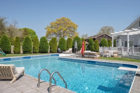 88 Pace Drive S West Islip NY 11795