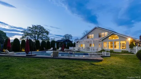 88 Pace Drive S West Islip NY 11795