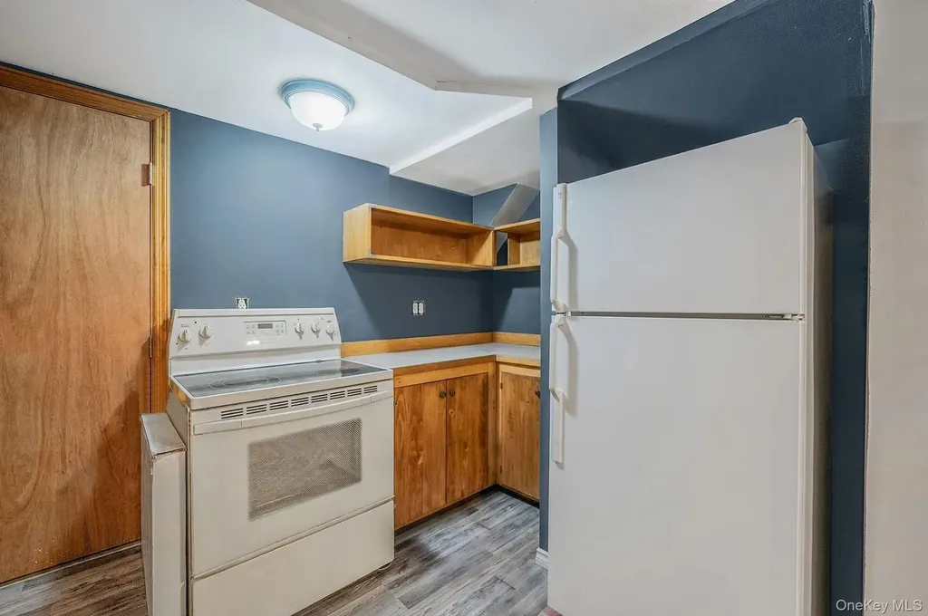 320 28th Street Lindenhurst NY 11757