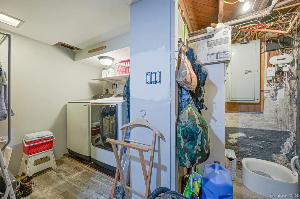 320 28th Street Lindenhurst NY 11757