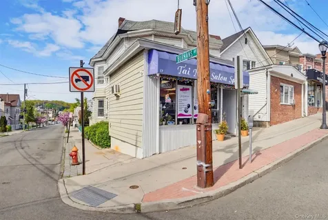 17 Lockwood Avenue Yonkers NY 10701