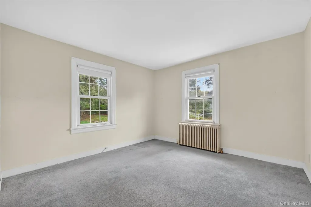 17 Holt Road Hyde Park NY 12538